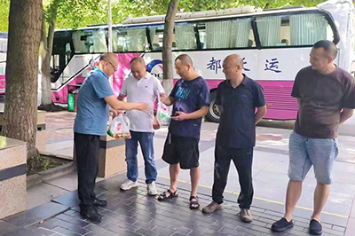 E:2023.77.28【助力大运】以关爱鼓舞士气，拼全力备战大运——南宫NG28国际运业持续开展慰问活动官网20230728-01-南宫NG28国际长运旅游2.jpg
