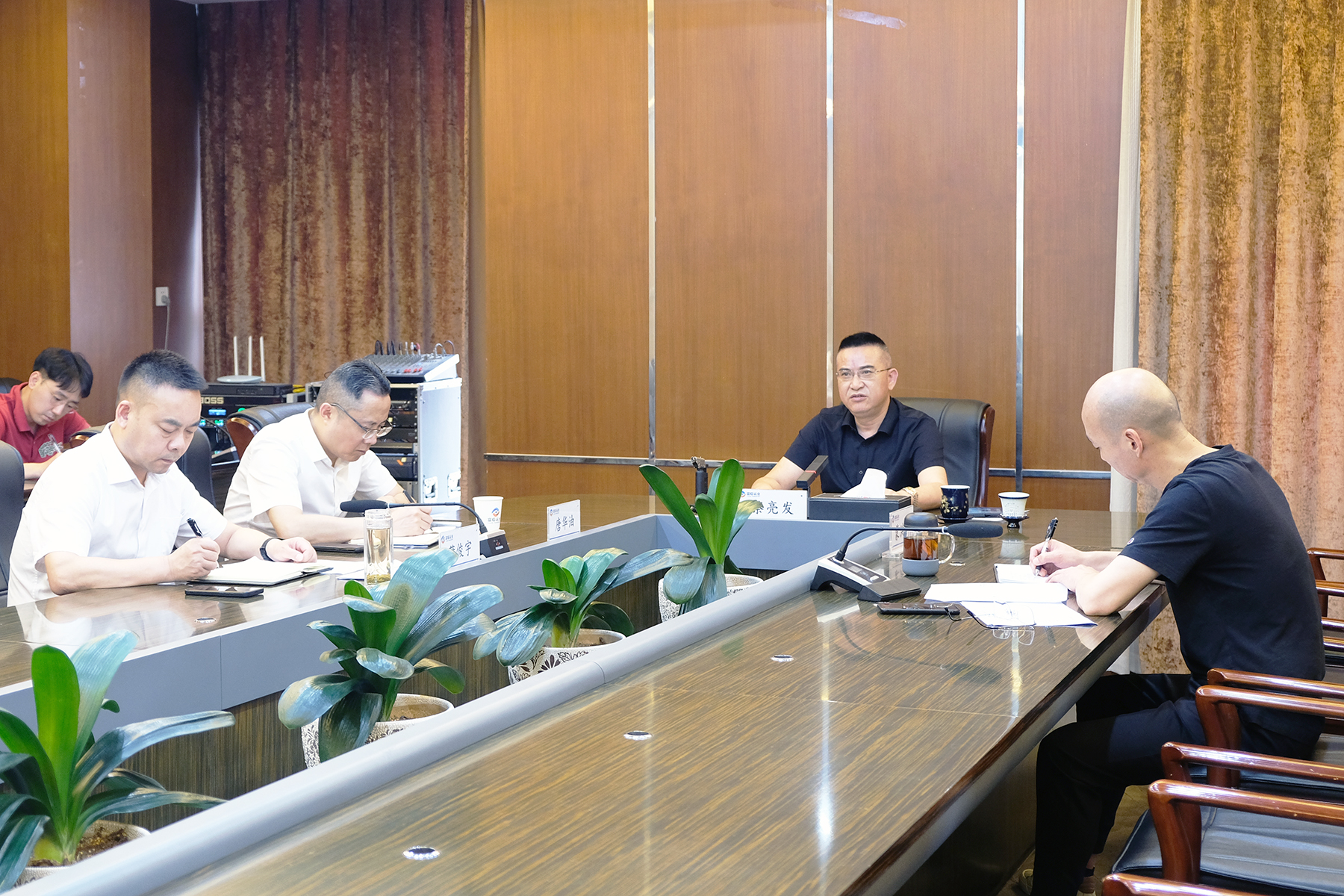 全力以“复”！南宫NG28国际运业召开复工复运专题会