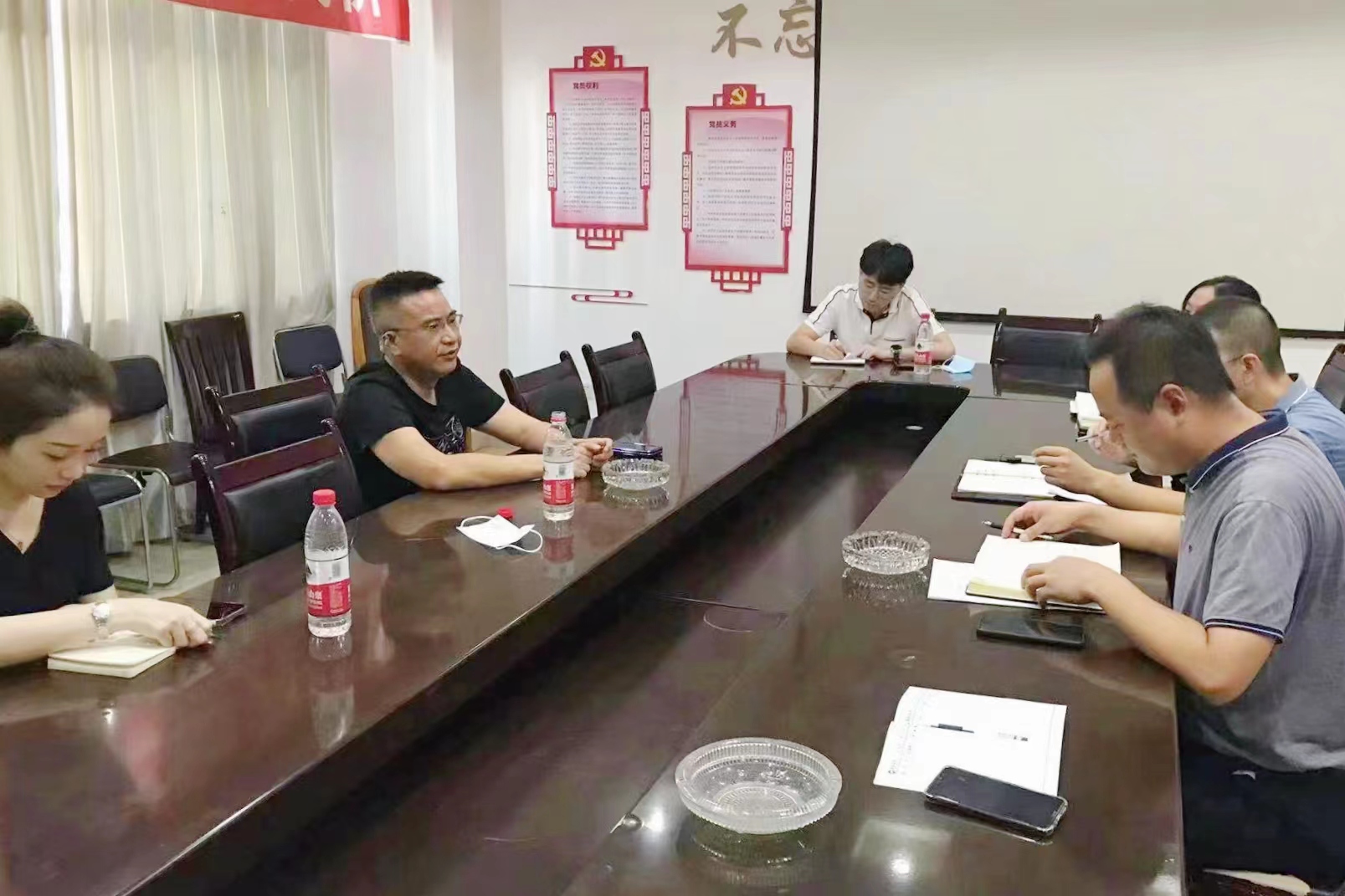 南宫NG28国际运业总经理蔡亮发一行到绵阳公司检查指导工作