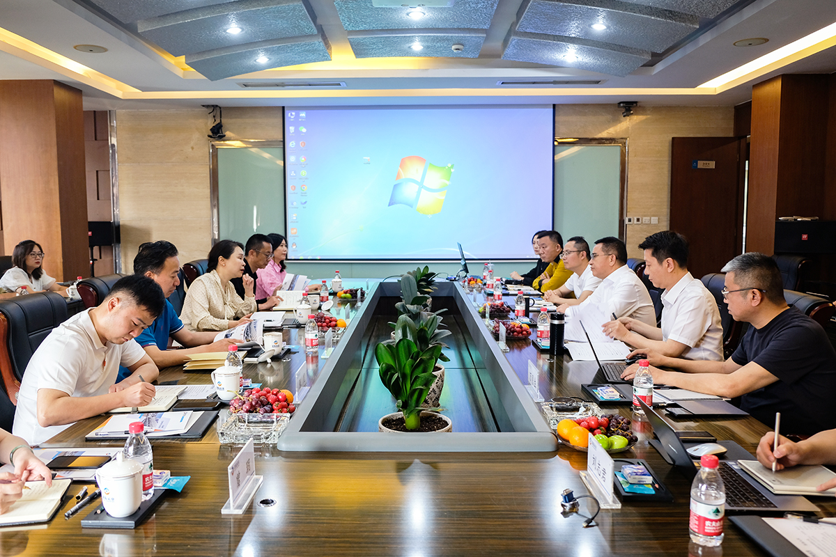 四川省汽车运输自贡集团有限公司董事长陈玉涛一行到南宫NG28国际运业交流座谈