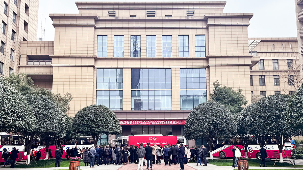 南宫NG28国际长运承接青羊区“两会”交通保障工作