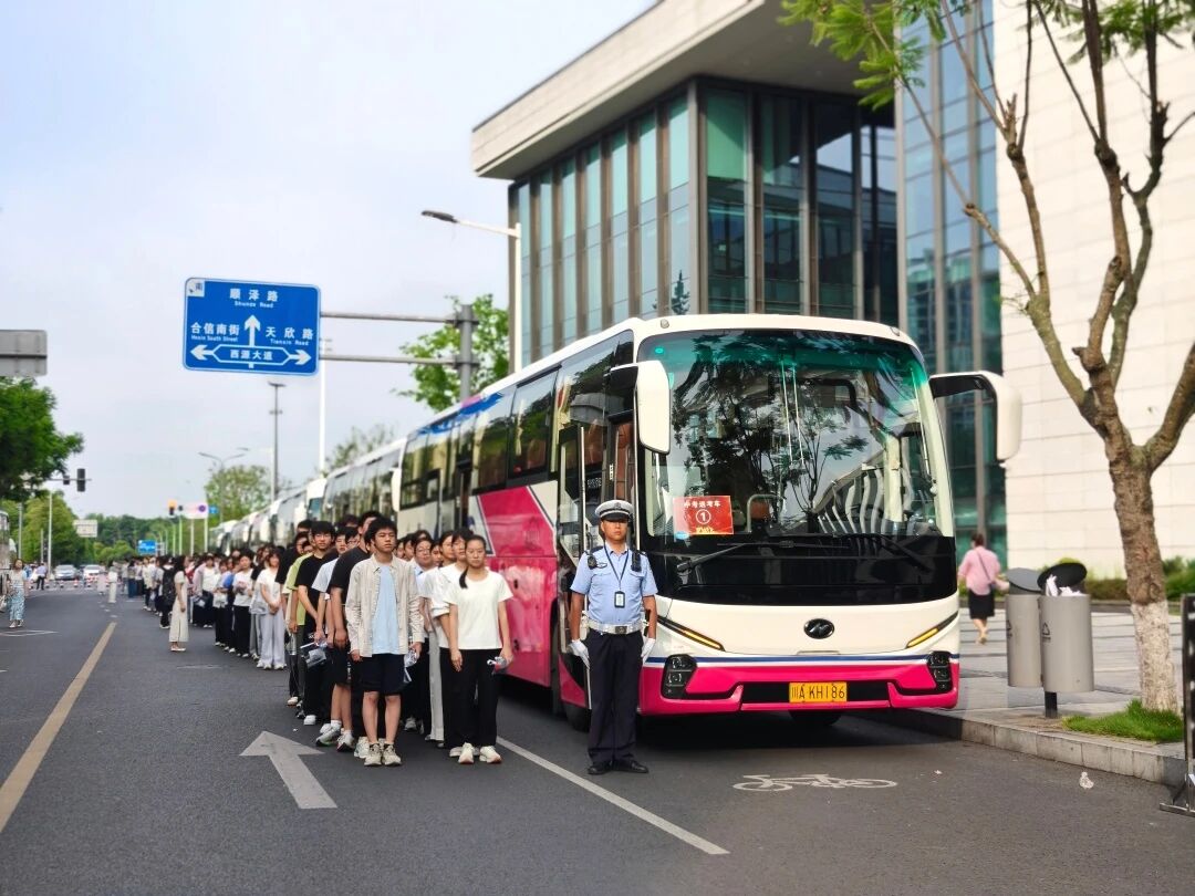 赴考路上 我们守护 | 南宫NG28国际运业圆满完成各项中考运输保障任务